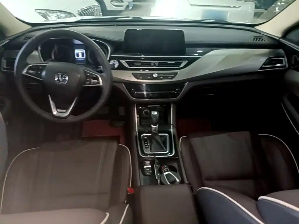 Changan Raeton CC 2018 2018 1.5T Automatic Luxury Class China V