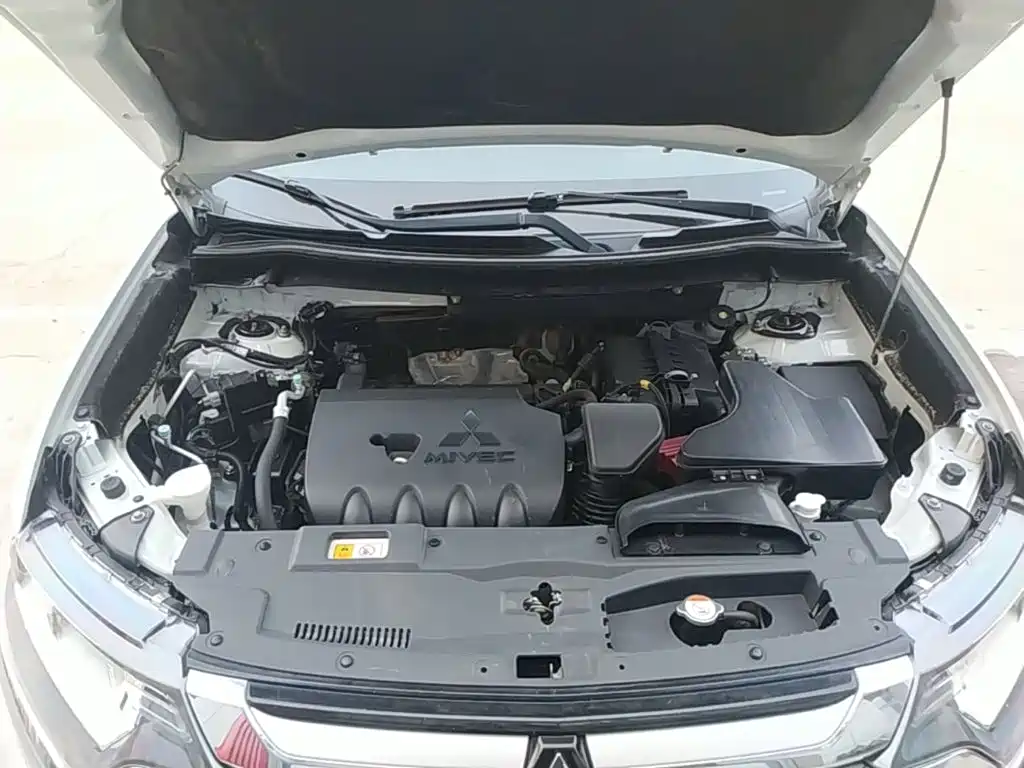 Mitsubishi Outlander 2017 2016 2.4L 4WD Elite Edition 5-seater
