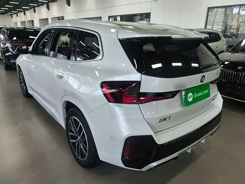 BMW iX1 2023 eDrive25L M Sport Package фото 5