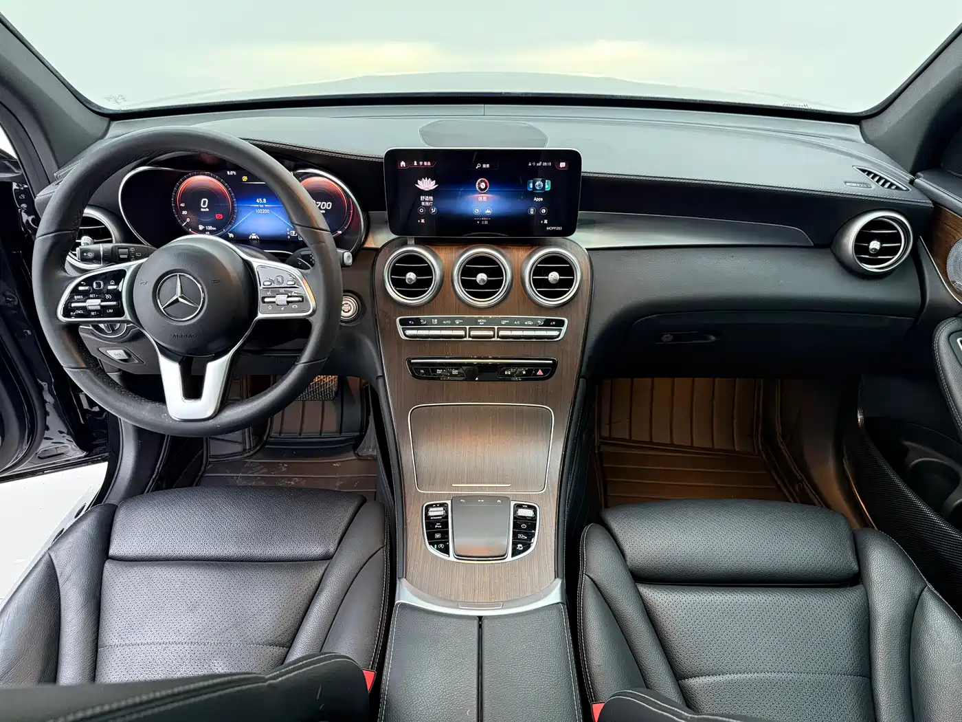 MERCEDES-BENZ GLC