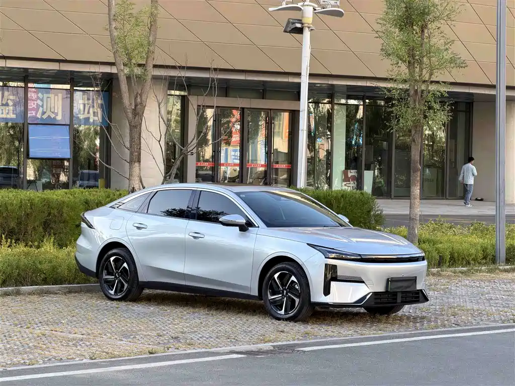 Geely Galaxy Galaxy L6 2025 2025 EM-i 140km Starship Edition