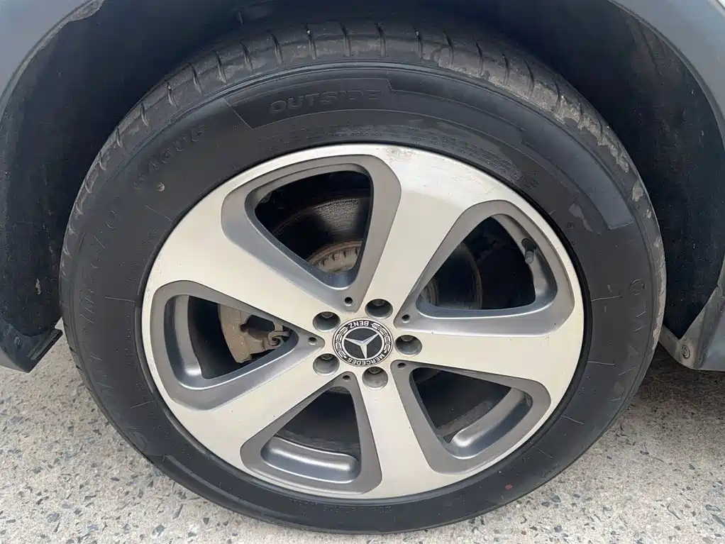 Фото 19 - Mercedes-Benz GLC