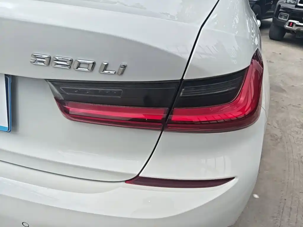 BMW 3-SERIES