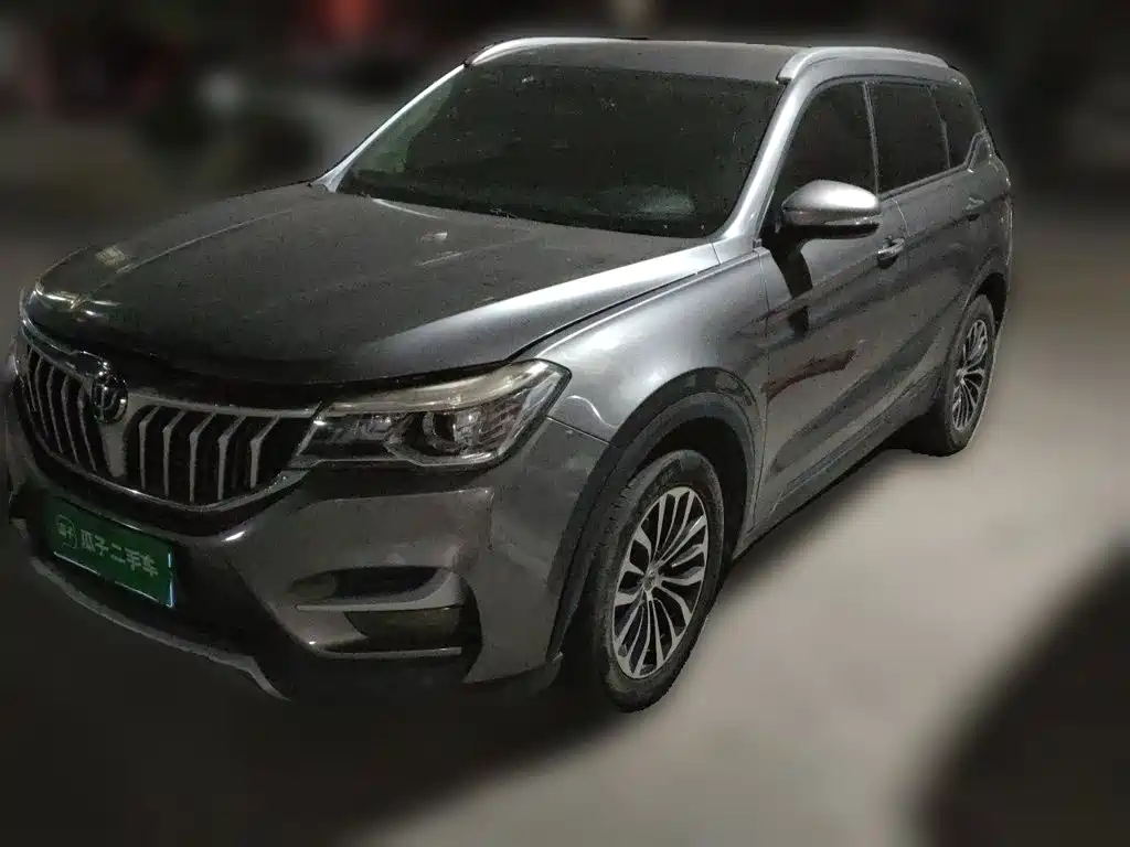 Фото 2 - Zhonghua V6