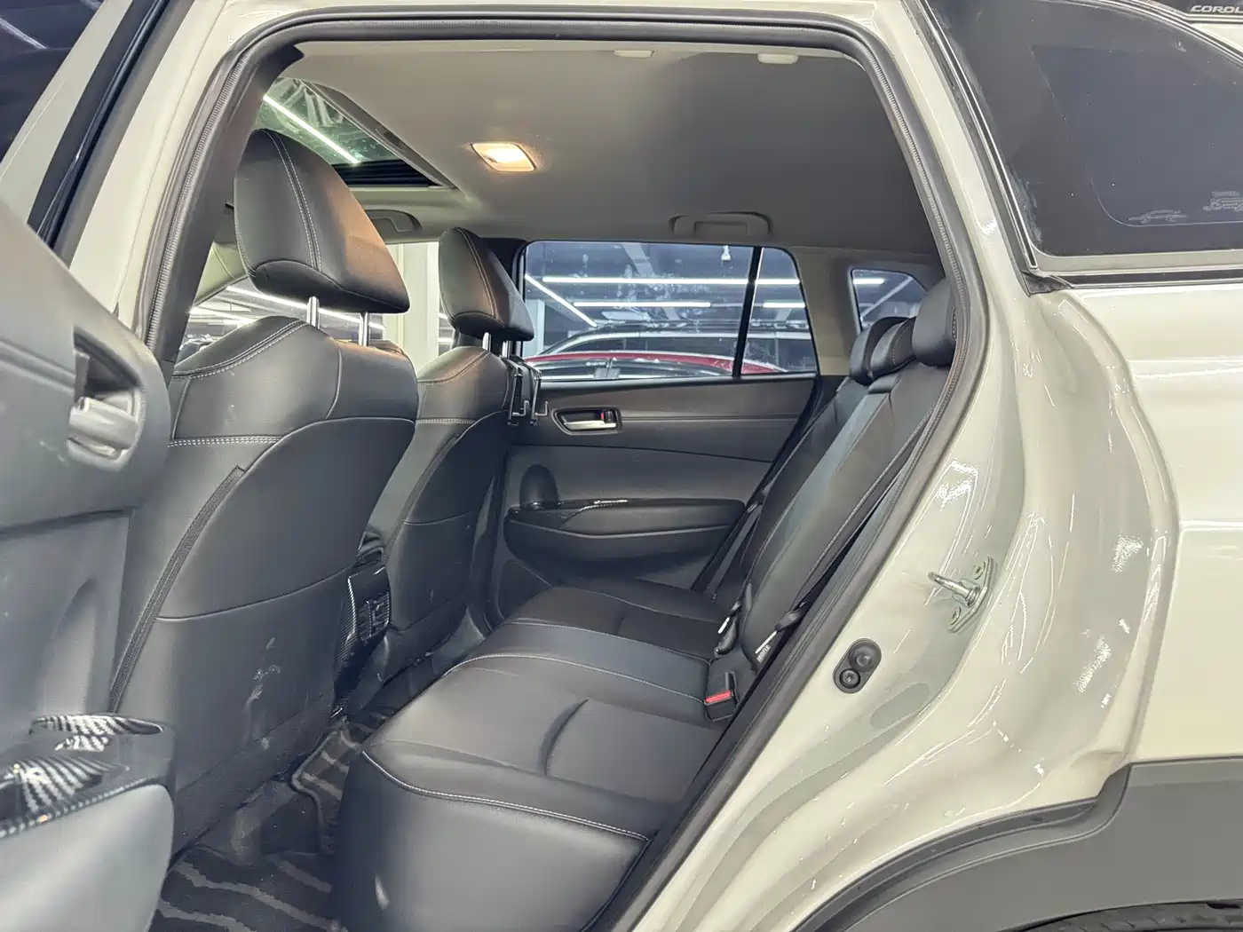 Toyota Corolla Cross 2022 2.0L Premium Edition фото 10