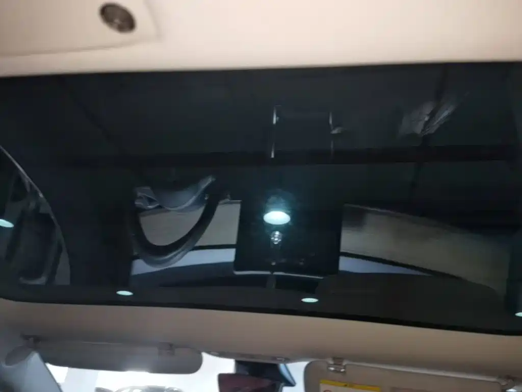 Фото 18 - Tesla Model 3