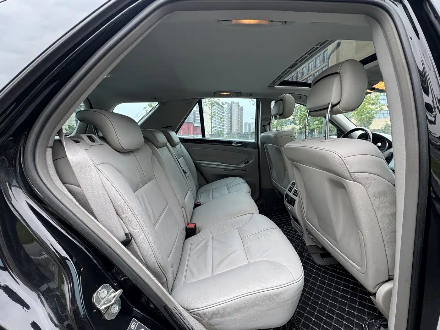 Mercedes-Benz M-Class 2010 ML 350 4MATIC Luxury фото 11