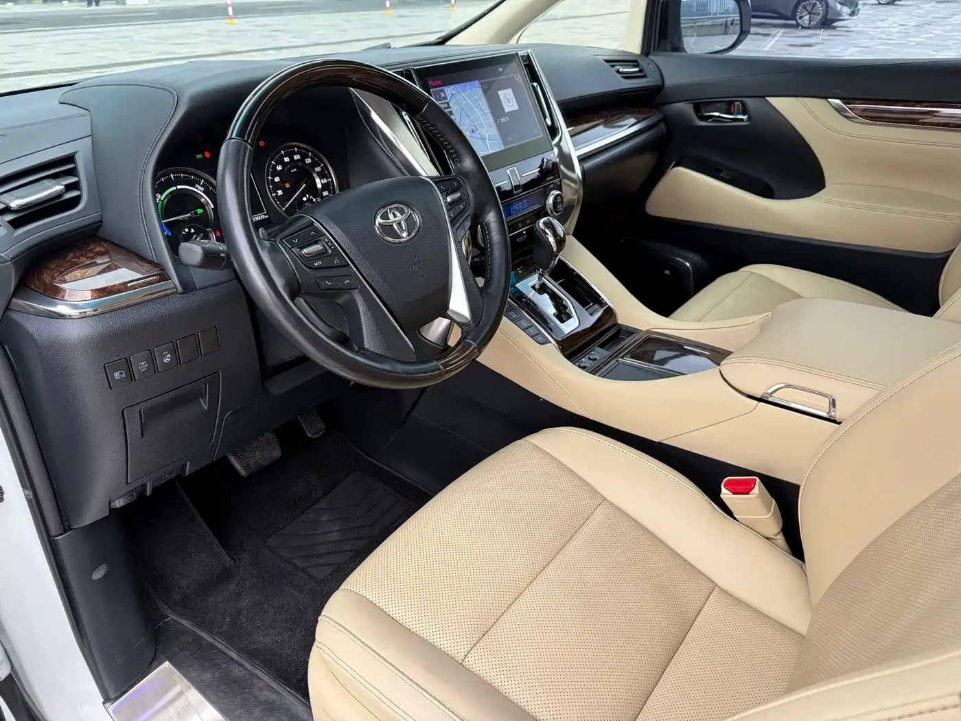 Toyota Alphard 2021 Hybrid 2.5L Luxury фото 9