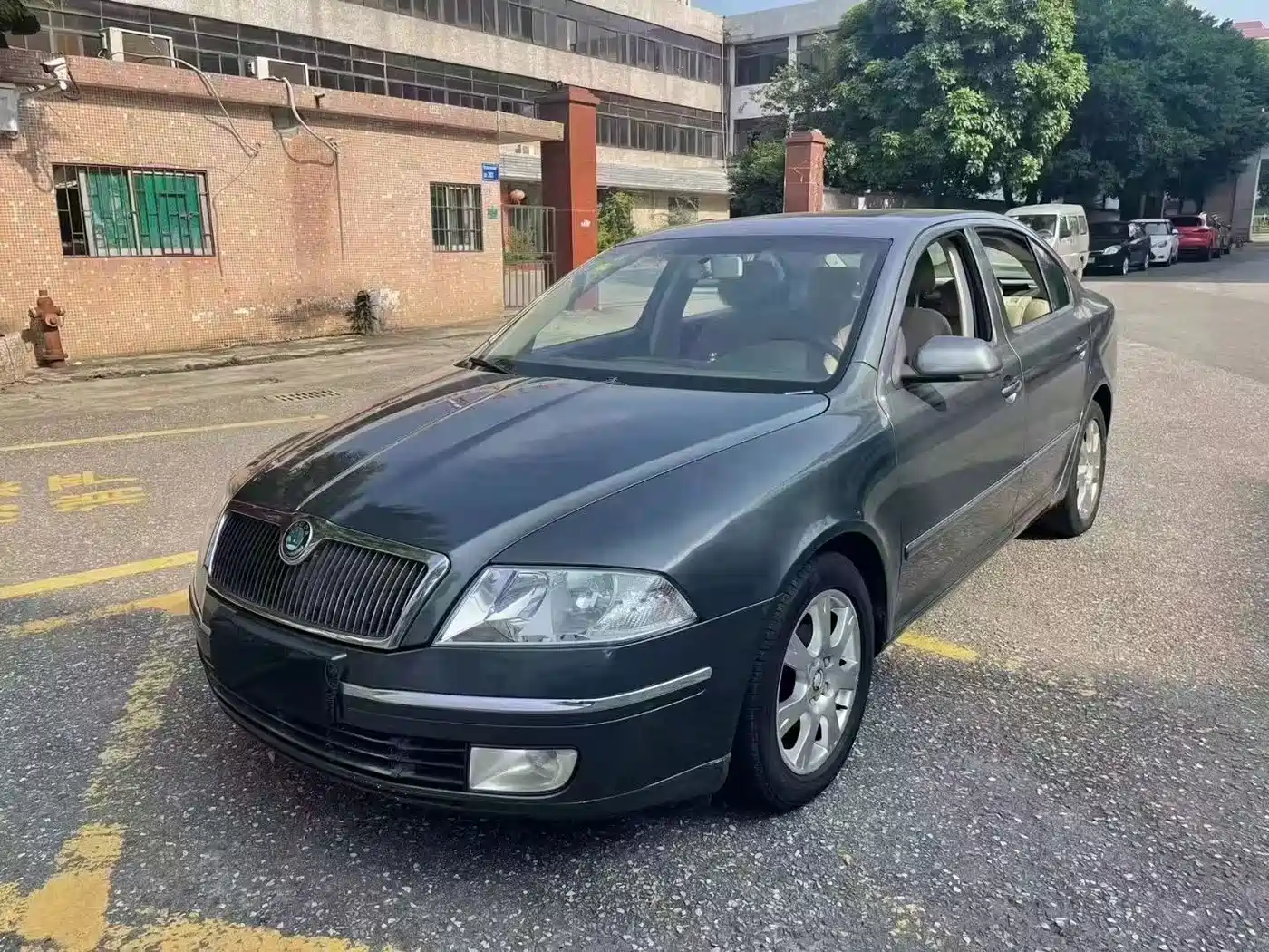 Škoda Octavia 2009 2.0L Automatic Yishi Edition фото 3