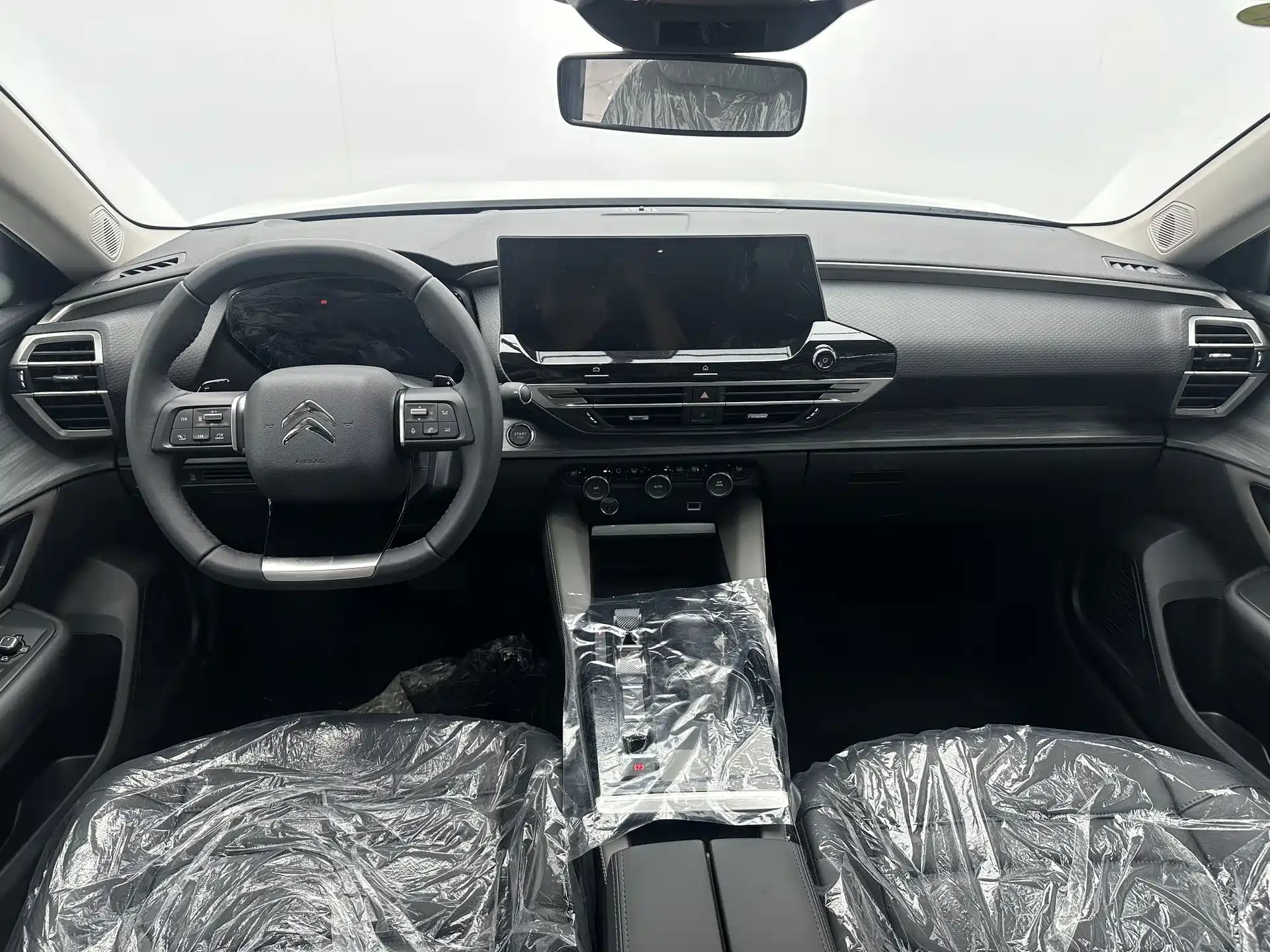 Фото 7 - Citroën Versailles C5 X