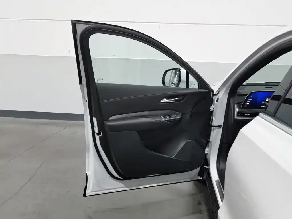 Cadillac XT4 2026 2024 Facelift 28T 2WD Luxury