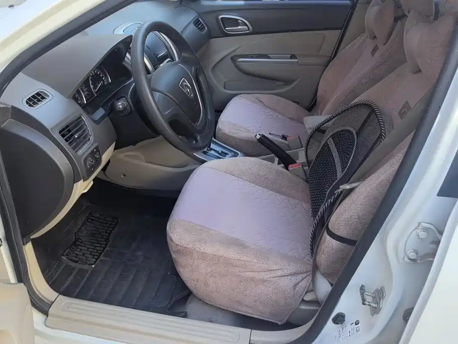 Baojun 610 2015 2014 1.5L Automatic Comfort