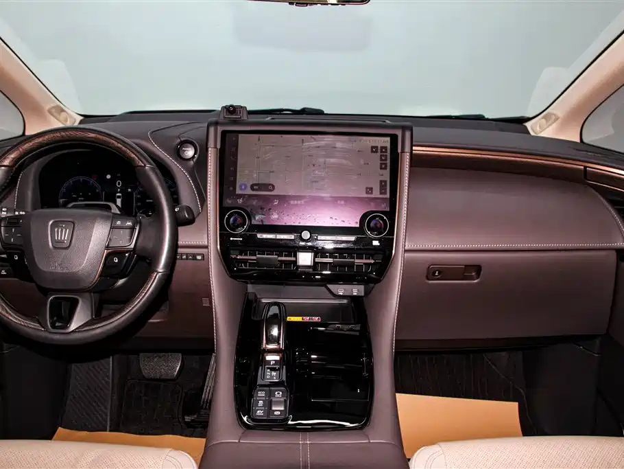 Toyota Vellfire 2024 Crown Hybrid 2.5L Executive Premium Edition фото 14