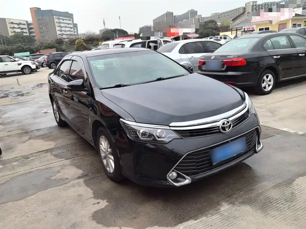 Toyota Camry 2016 2.0G 10th Anniversary Leading Edition фото 4