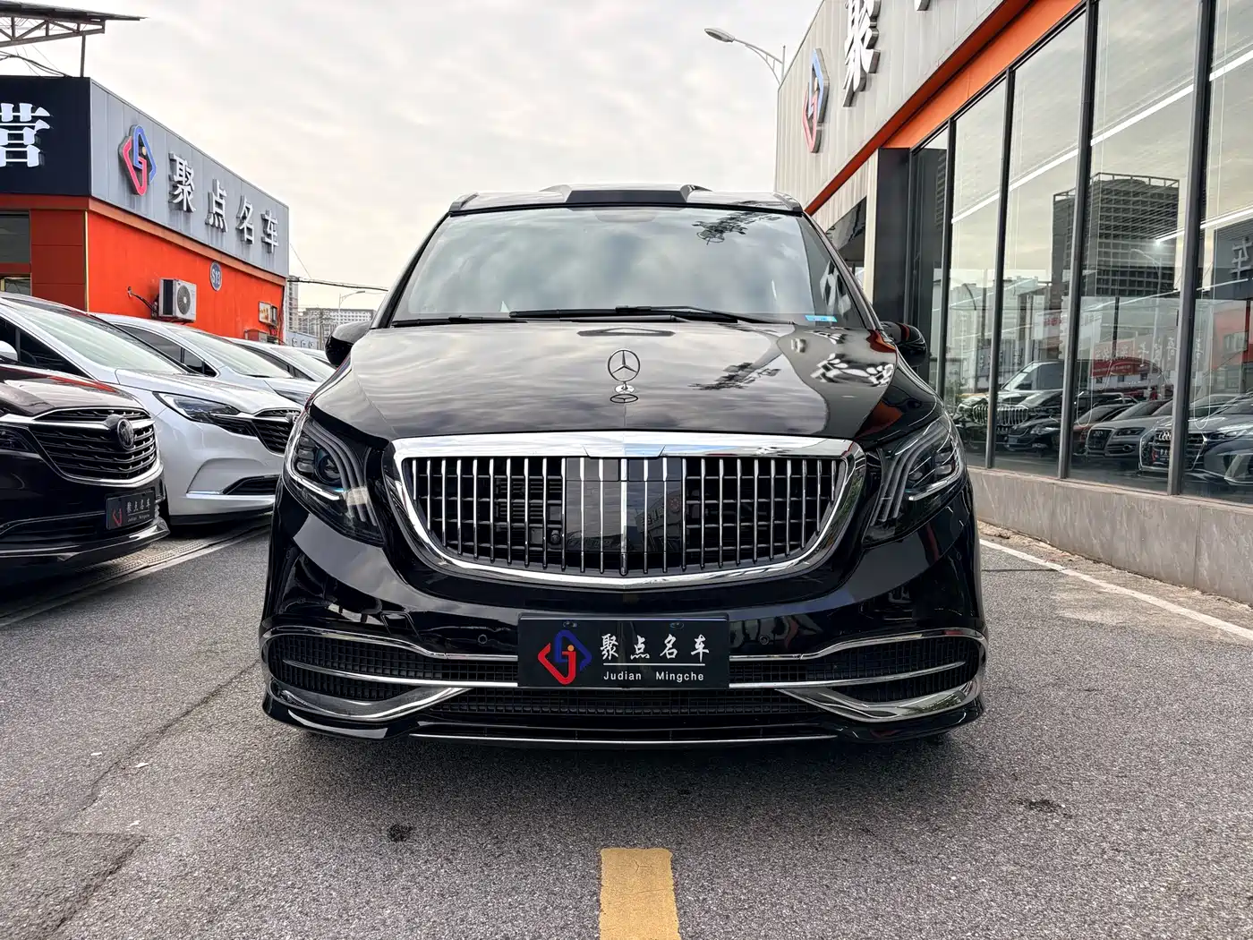 Mercedes-Benz Vito 2023 2.0T Business 7-Seater