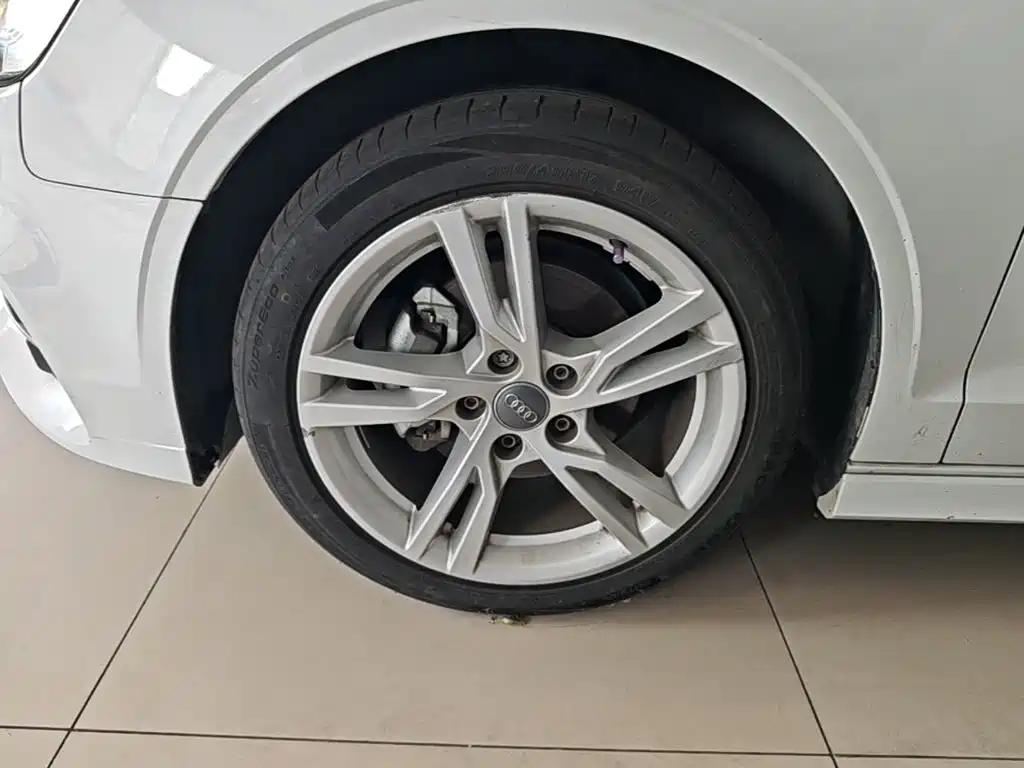 Фото 23 - Audi A3