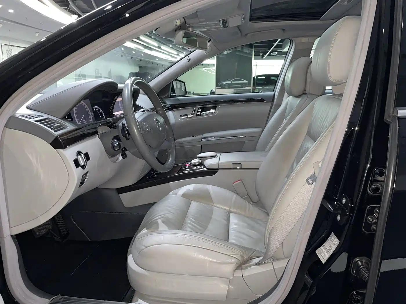 Mercedes-Benz S-Class 2010 S 300 L Business фото 11