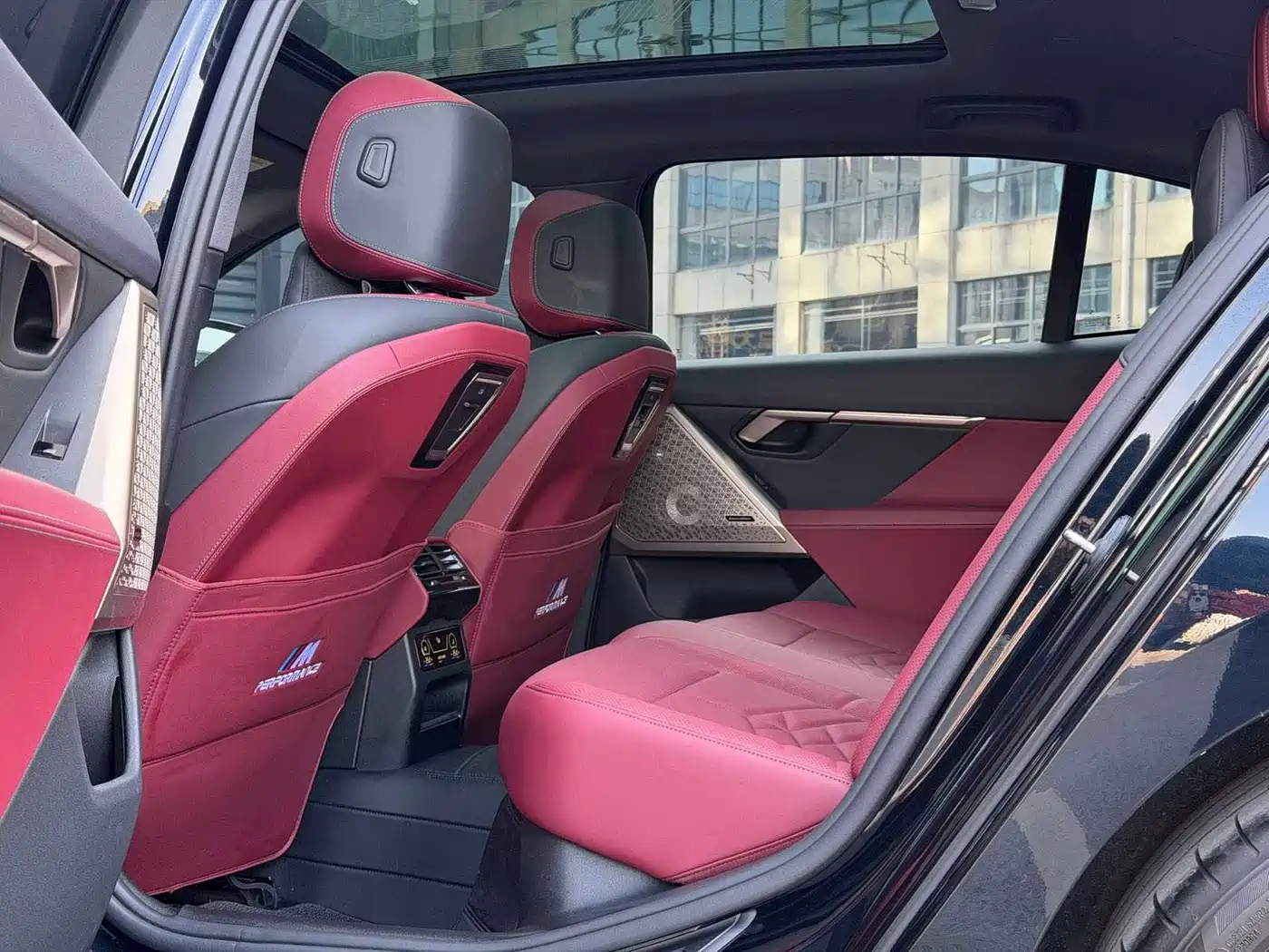 BMW 5 Series 2025 530Li Premium M Sport Package фото 6