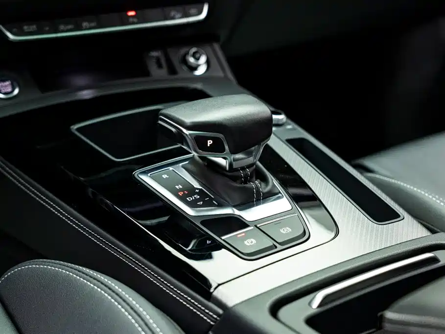 Audi Q5L 2024 Model 40 TFSI Luxury Dynamic фото 14