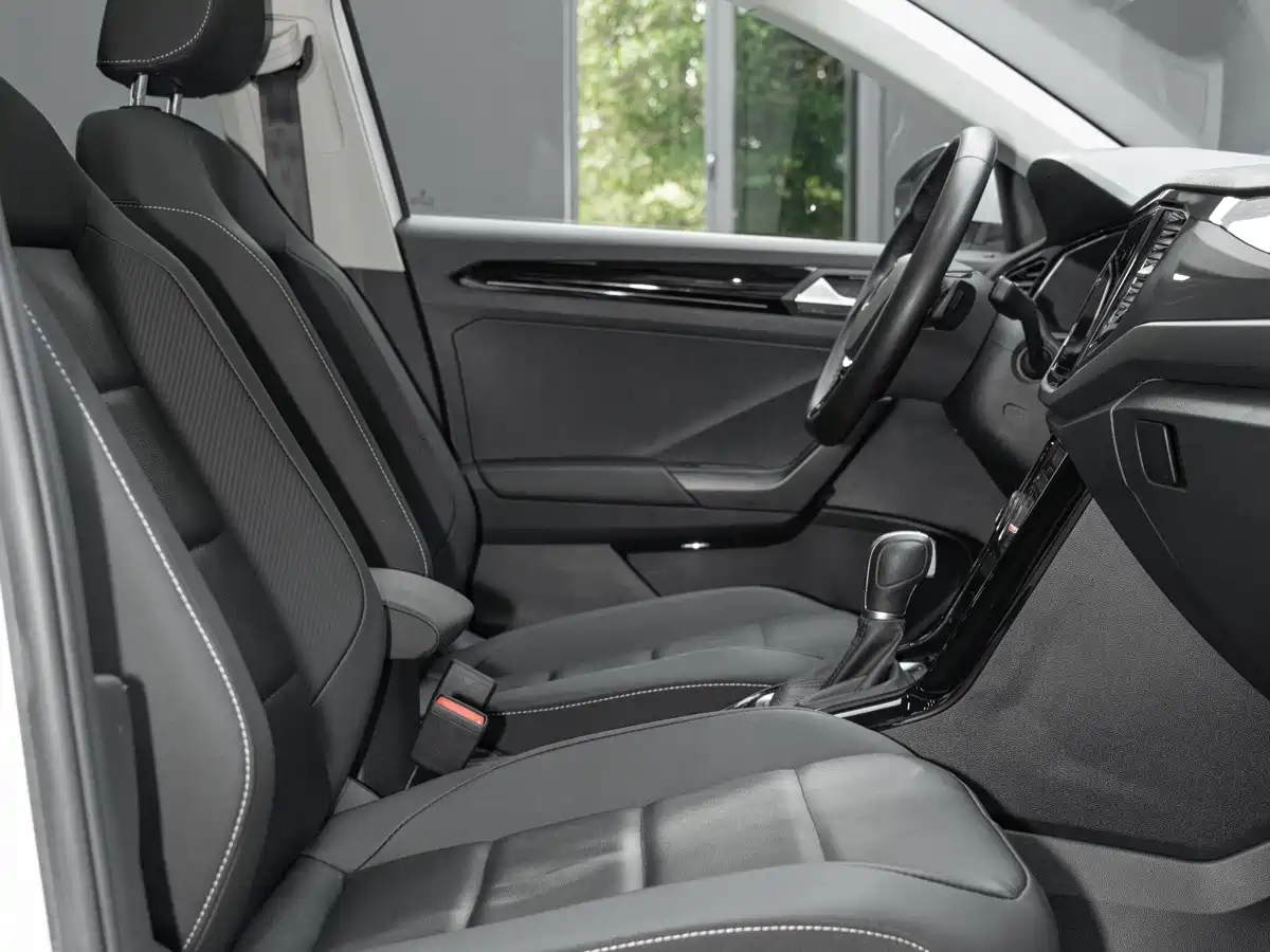 Volkswagen T-ROC 2022 280TSI DSG 2WD Comfort PLUS фото 14
