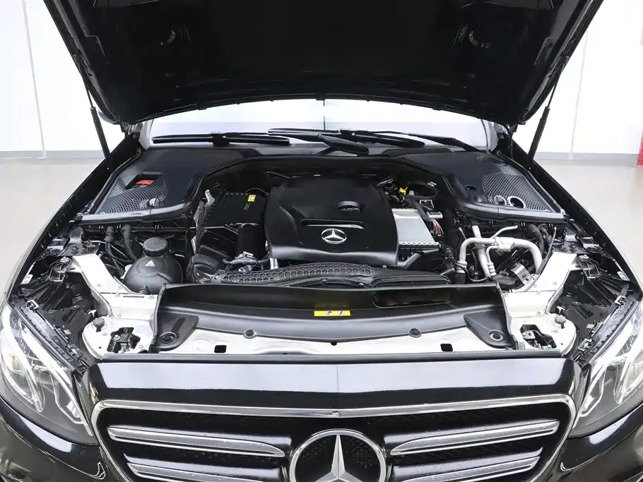 Mercedes-Benz E-Class 2017 Facelift E 200 Sport 4MATIC фото 4
