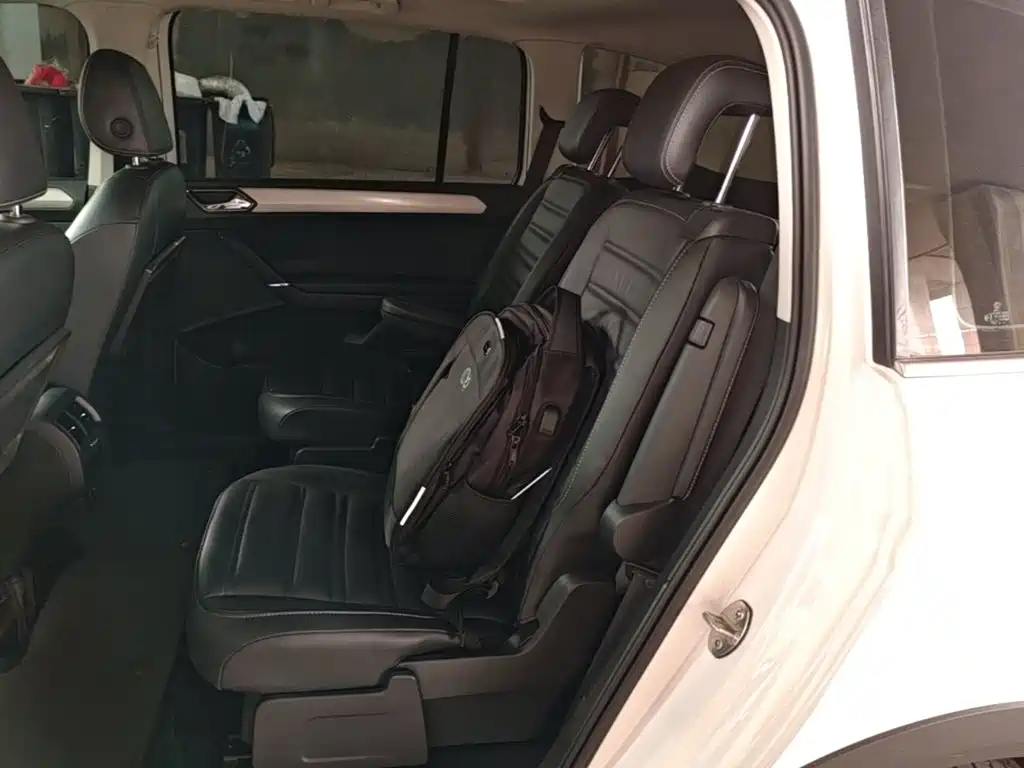 Volkswagen Touran 2020 2018 Touran L 280TSI DSG Cross Edition 6-seater China VI