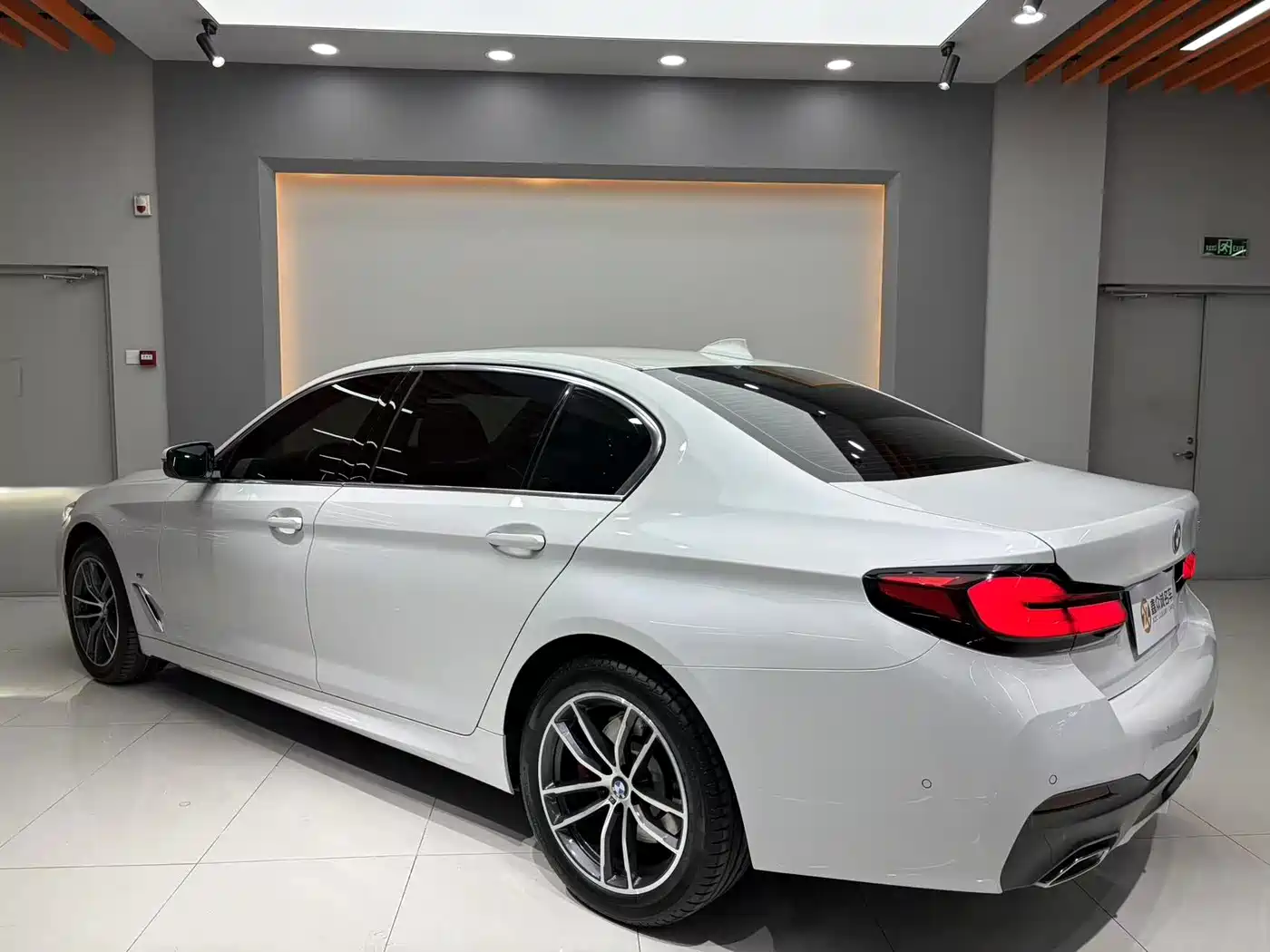BMW 5 Series 2022 Model Second Facelift 525Li M Sport Package фото 6