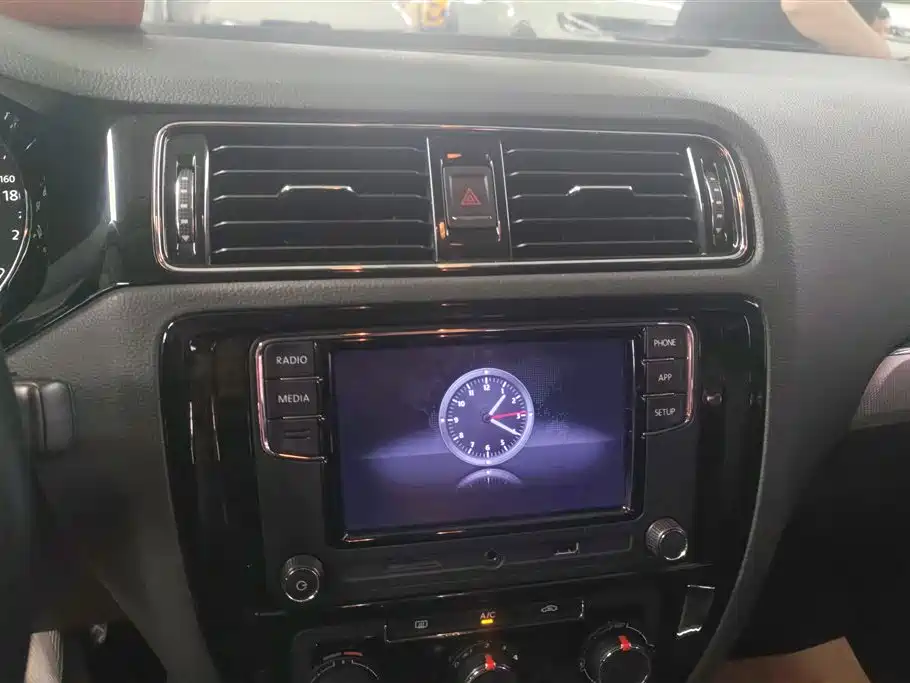 Volkswagen Sagitar 2018 280TSI DSG Spark Edition фото 13