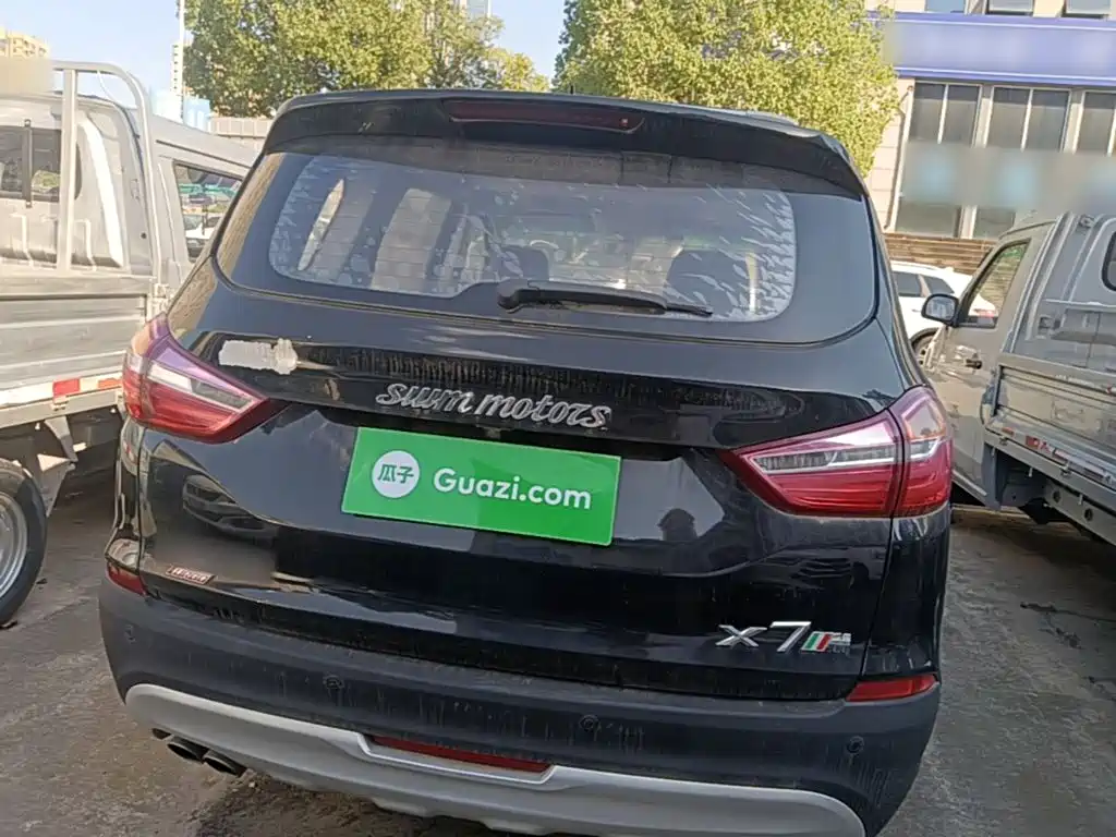 SWM Motor SWM X7 2018 2017 1.5T Automatic Smart Enjoy 7-seater
