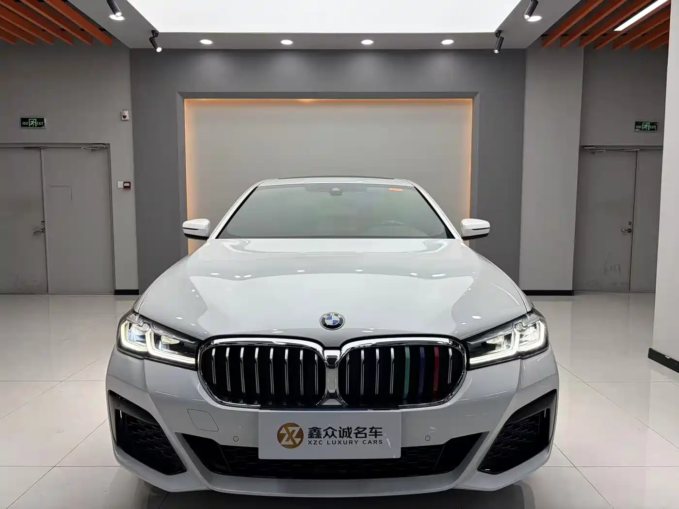 BMW 5 Series 2022 Model Second Facelift 525Li M Sport Package фото 2