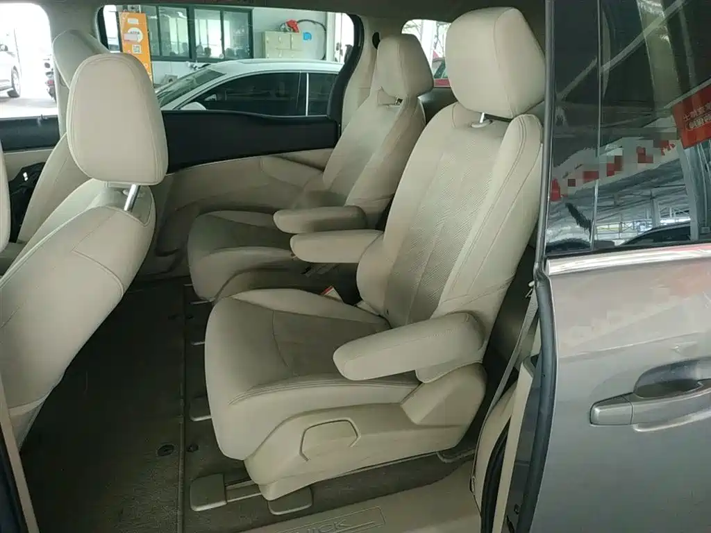 Buick GL8 2018 28T Comfort China VI фото 13