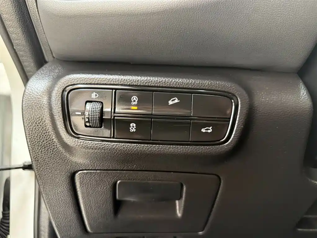 GAC Trumpchi Trumpchi M6 2021 270T DCT Luxury Edition (7-Seater) фото 9
