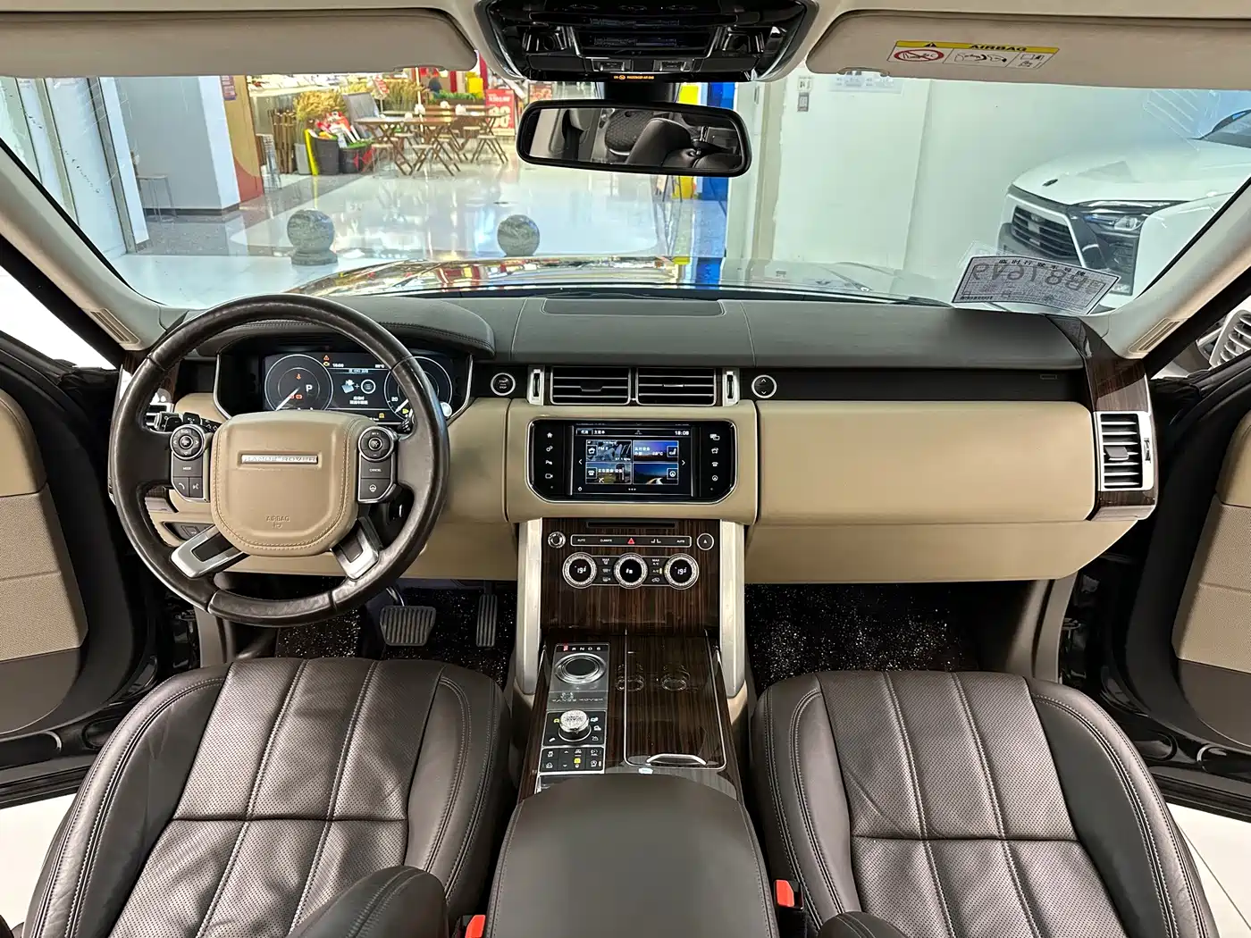 Фото 23 - Land Rover Range Rover