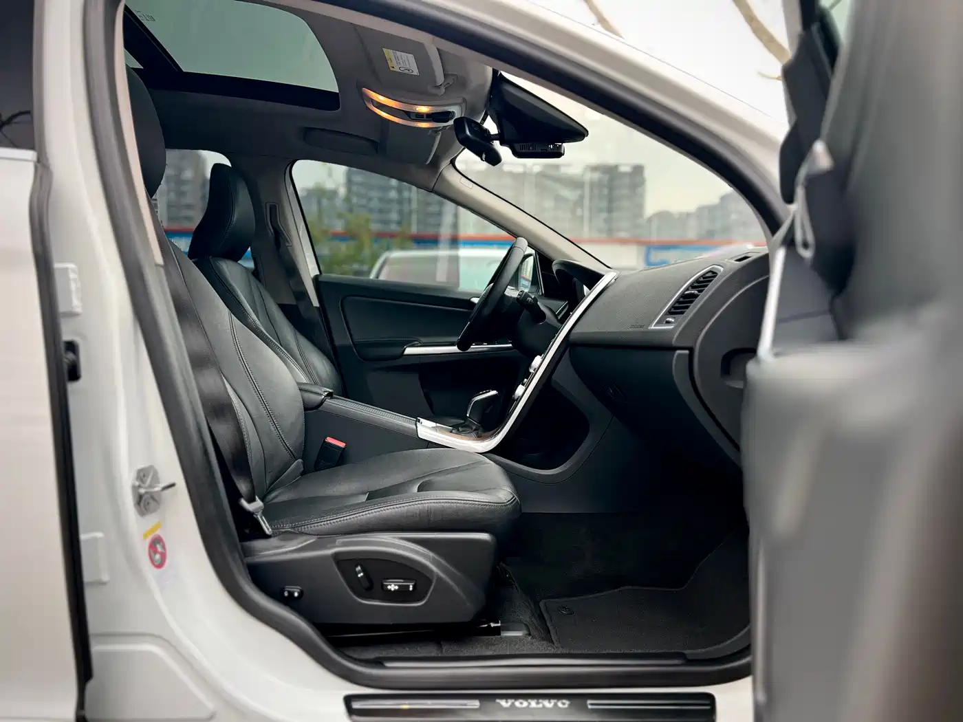 Фото 25 - Volvo XC60