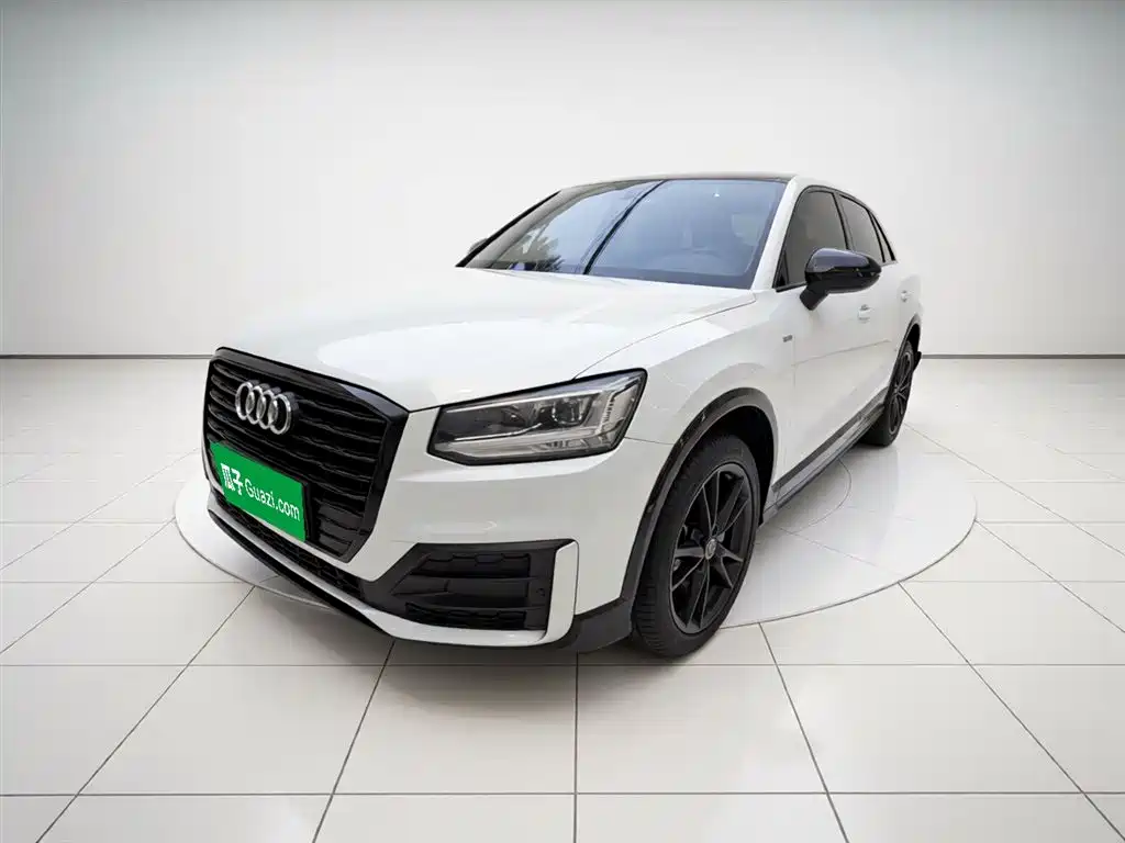 Audi Q2L 2020 35 TFSI Progressive Dynamic Model