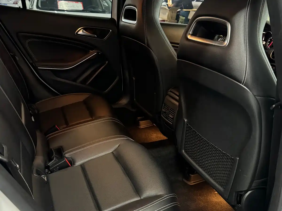 Фото 7 - Mercedes-Benz GLA