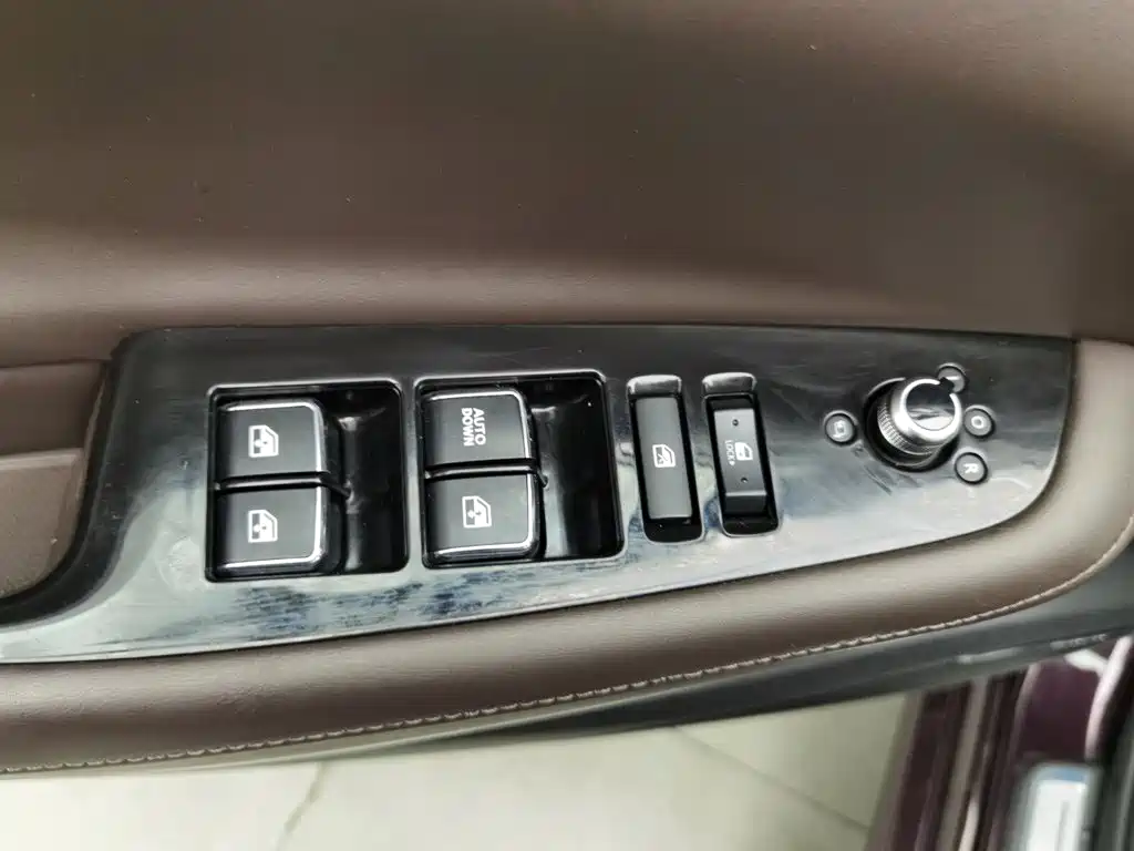 Changan Raeton CC 2018 2018 1.5T Auto Smart Elegance China V