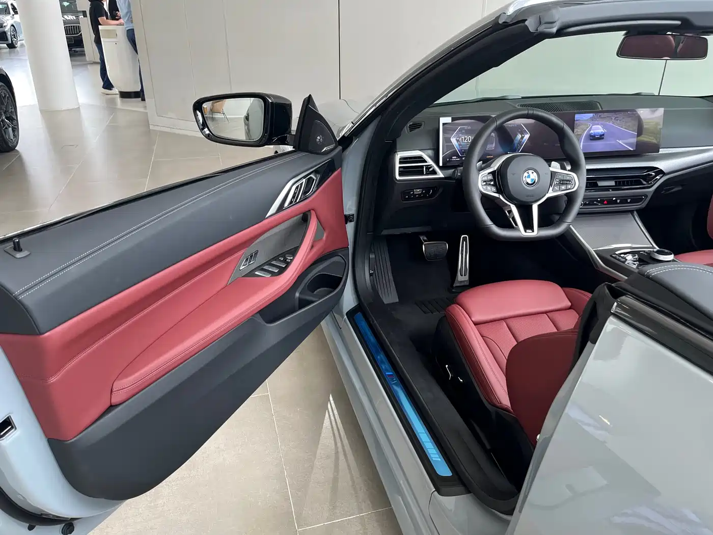 BMW 4 Series 2024 430i Convertible M Sport Shadow Edition фото 4
