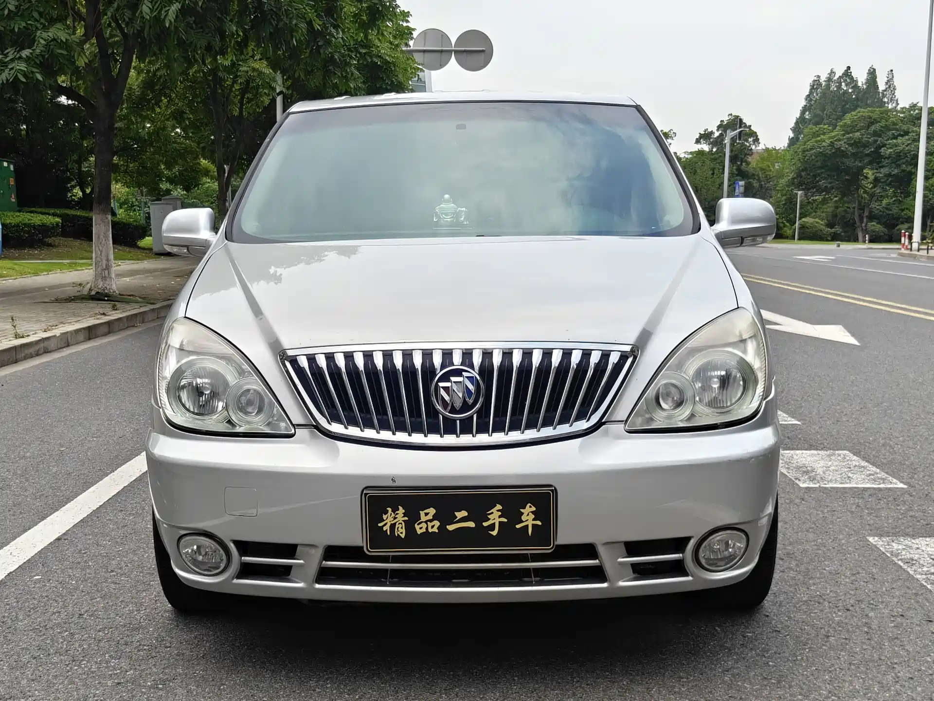 Фото 2 - Buick GL8
