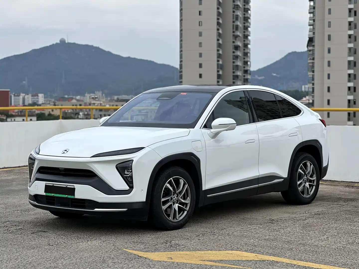 Фото 1 - NIO EC6