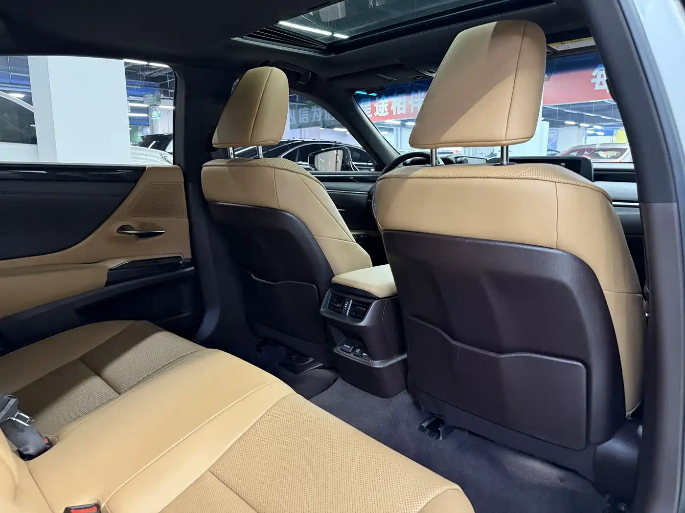 Lexus ES 2020 200 Excellence фото 8