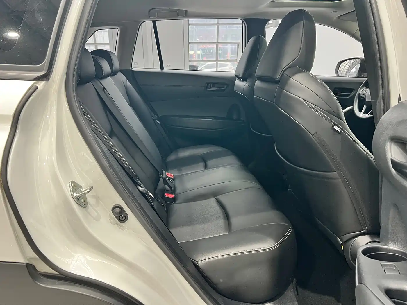 Toyota Frontlander 2023 2.0L CVT Leading Edition фото 14