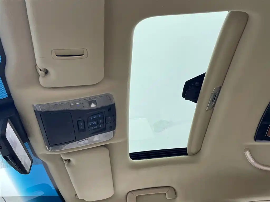 Toyota Alphard 2020 Hybrid 2.5L Luxury Edition фото 30