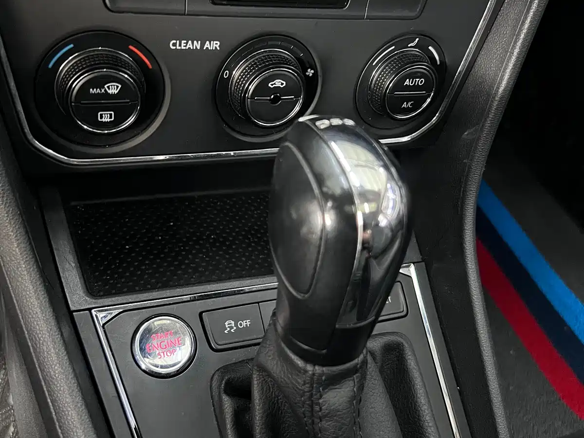 Volkswagen Lavida Tour 2018 2017 180TSI DSG Comfort Edition