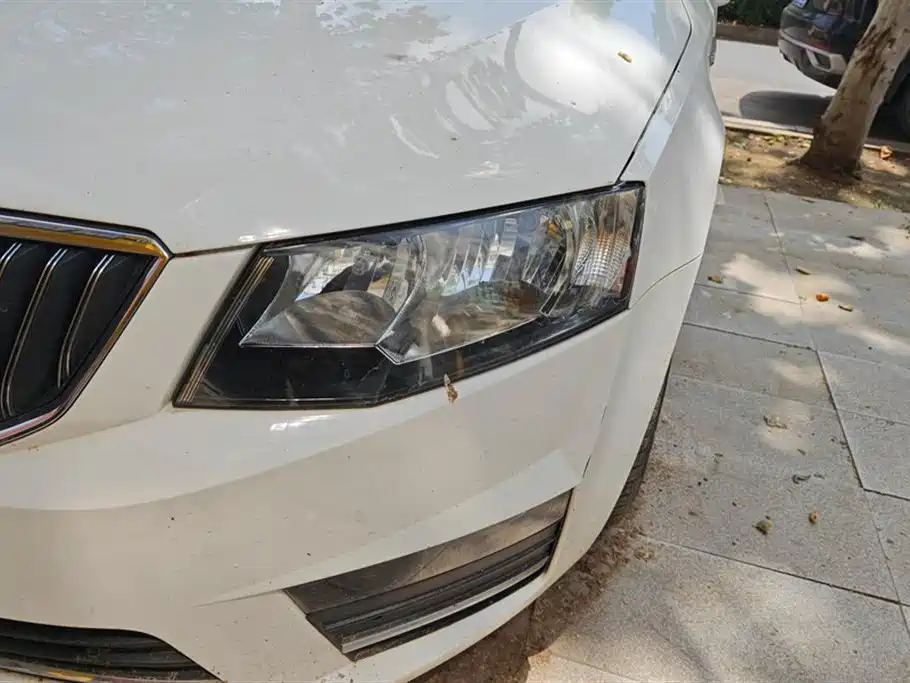 Škoda Octavia 2017 1.6L Manual Smart Edition фото 5