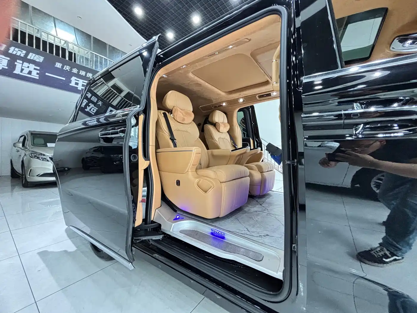 Voyah Auto Voyah Dreamer 2025 Model PHEV Basic Version фото 19