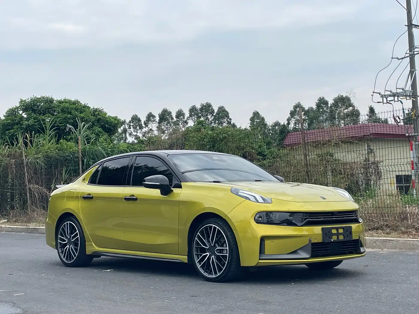 Lynk & Co 03 2021 03+ 2.0TD Auto Wind Rider Edition фото 3