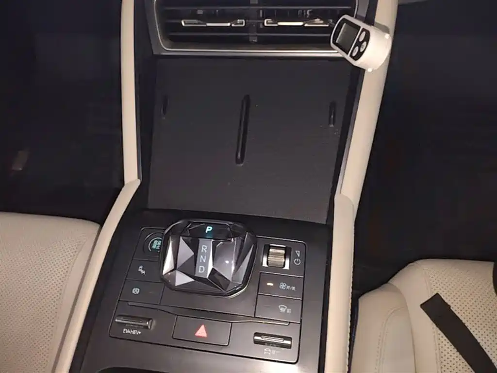 BYD Qin L 2024 DM-i 120KM Superior Edition фото 14