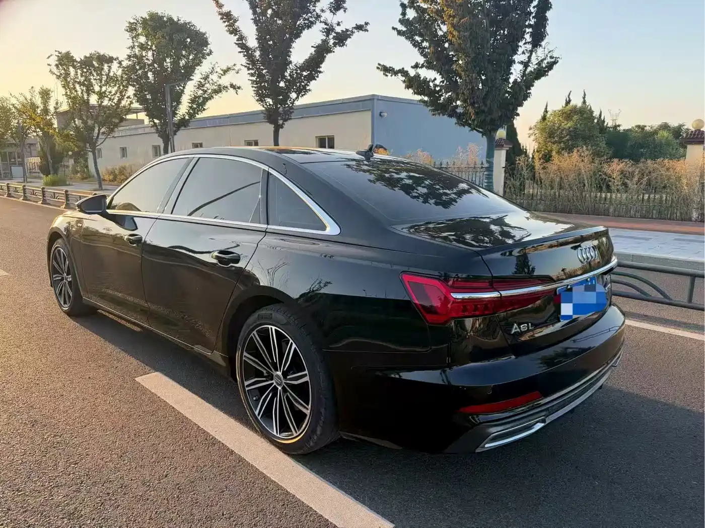 Фото 3 - Audi A6L