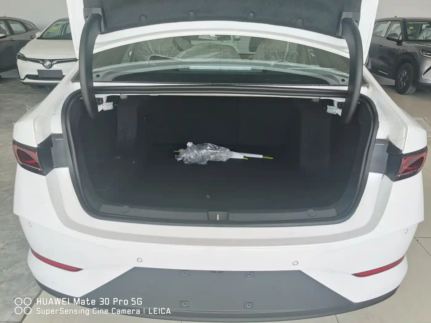 BYD Qin PLUS 2026 DM-i 128KM Progressive фото 7